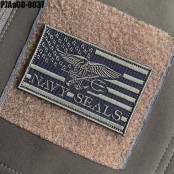 อาร์มตีนตุ๊กแกปักลาย Navy Seals ธงสหรัฐอเมริกา ปักสีเขียวบนผ้าโพลีสีดํา รุ่น P7Aa60-0037 พร้อมส่ง!!!