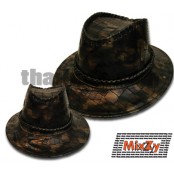 หมวกคาวบอยแฟชั่นcowboyhat หนังพลาสติกแบบเงา  สินค้ามีทั้งหมด 3 สี No.F1Ah16-0008