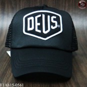 หมวกแก๊ปปักDEUS หมวกแก๊ปฟองน้ำตาข่าย DEUS สีดำปักขาว ด้านหลังเป็นSNAPBACKปรับไซด์ได้ No.F1Ah15-0561