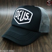   หมวกแก๊ปปักDEUS หมวกแก๊ปฟองน้ำตาข่าย DEUS สีดำปักขาวตาข่ายเทา ด้านหลังเป็นSNAPBACKปรับไซด์ได้  No.F1Ah15-0562