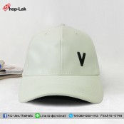 หมวกแก๊ปแฟชั่น  หมวกแก๊ปหนังแบบเข็มขัดปัก "V"  มี 2 สี NO.F5Ah15-0798