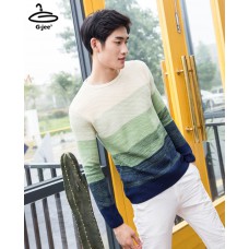 เสื้อไหมพรมแขนยาวผู้ชายสีเขียวแต่งเฉดสี เพิ่มความอาร์ตโดดเด่นกว่าใคร มี 4 size No.F5Cs27-0107